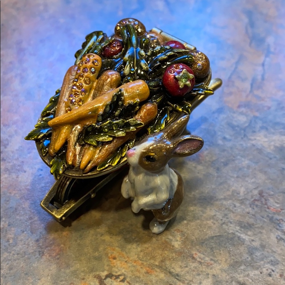 Jay Strongwater figurine